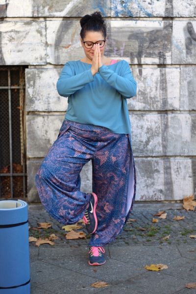 1,5m STÜCK!!! Big Flower Navy-Apricot Eigenproduktion